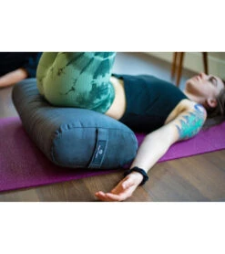 Hugger Mugger Standard Solid Yoga Bolster Black 8 Hugger Mugger Standard Solid Yoga Bolster Black -EVERYDAY YOGA Sales 1739970838563 black 5a 1