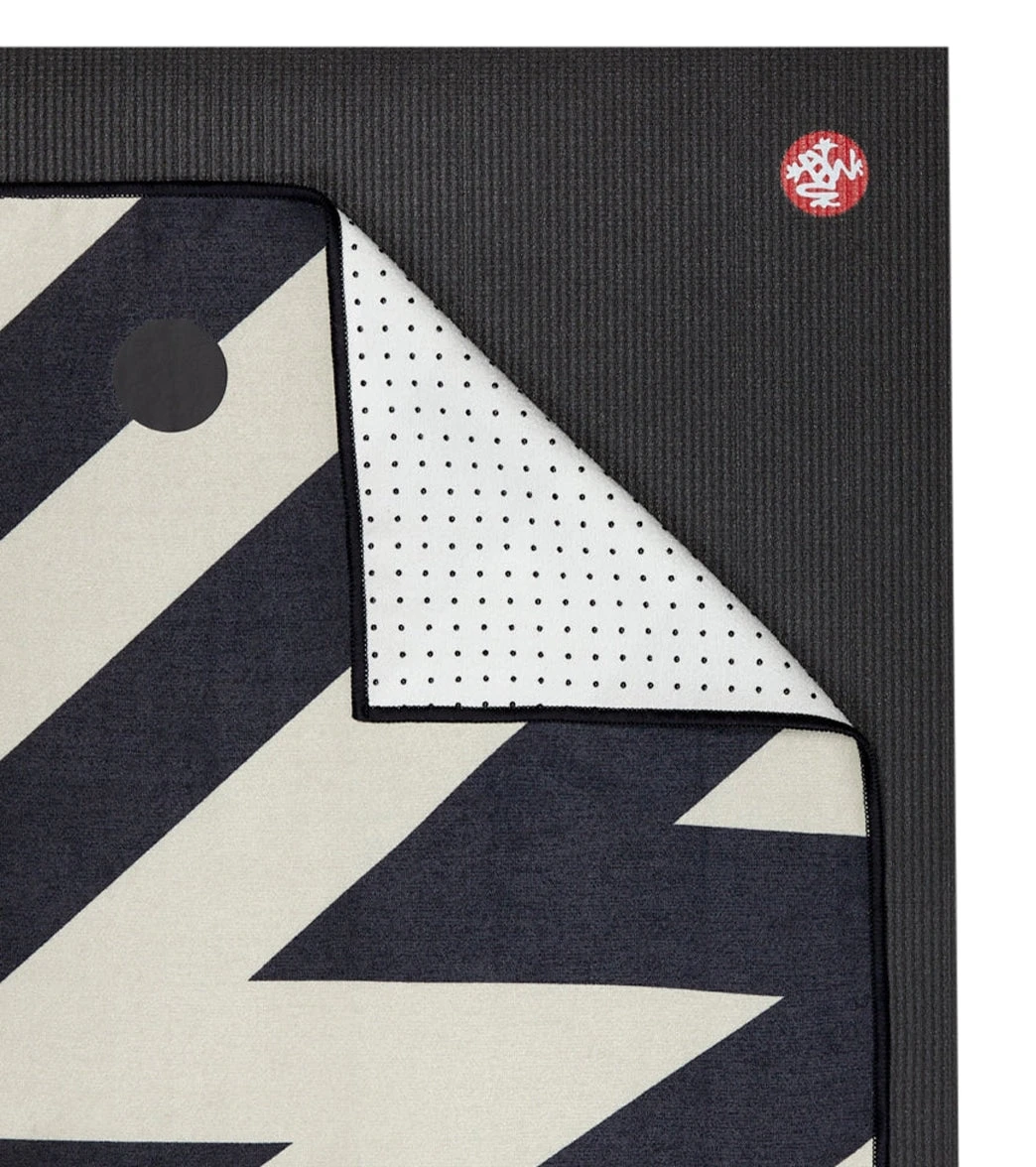 Manduka Yogitoes+ Repreve® Yoga Mat Towel, 71" Nouveau Zig Zag 3 Manduka Yogitoes+ Repreve® Yoga Mat Towel, 71" Nouveau Zig Zag - Image 3