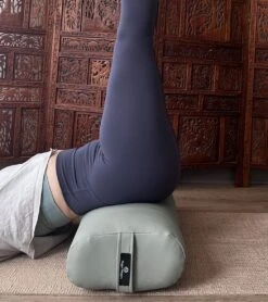 Hugger Mugger EZ Clean Standard Bolster -EVERYDAY YOGA Sales 6989234536491 sage 5a