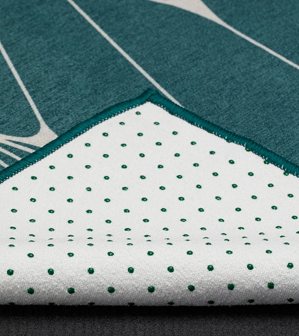 Manduka Yogitoes® Yoga Mat Towel, 71" Devotion Rainforest 1 Manduka Yogitoes® Yoga Mat Towel, 71" Devotion Rainforest